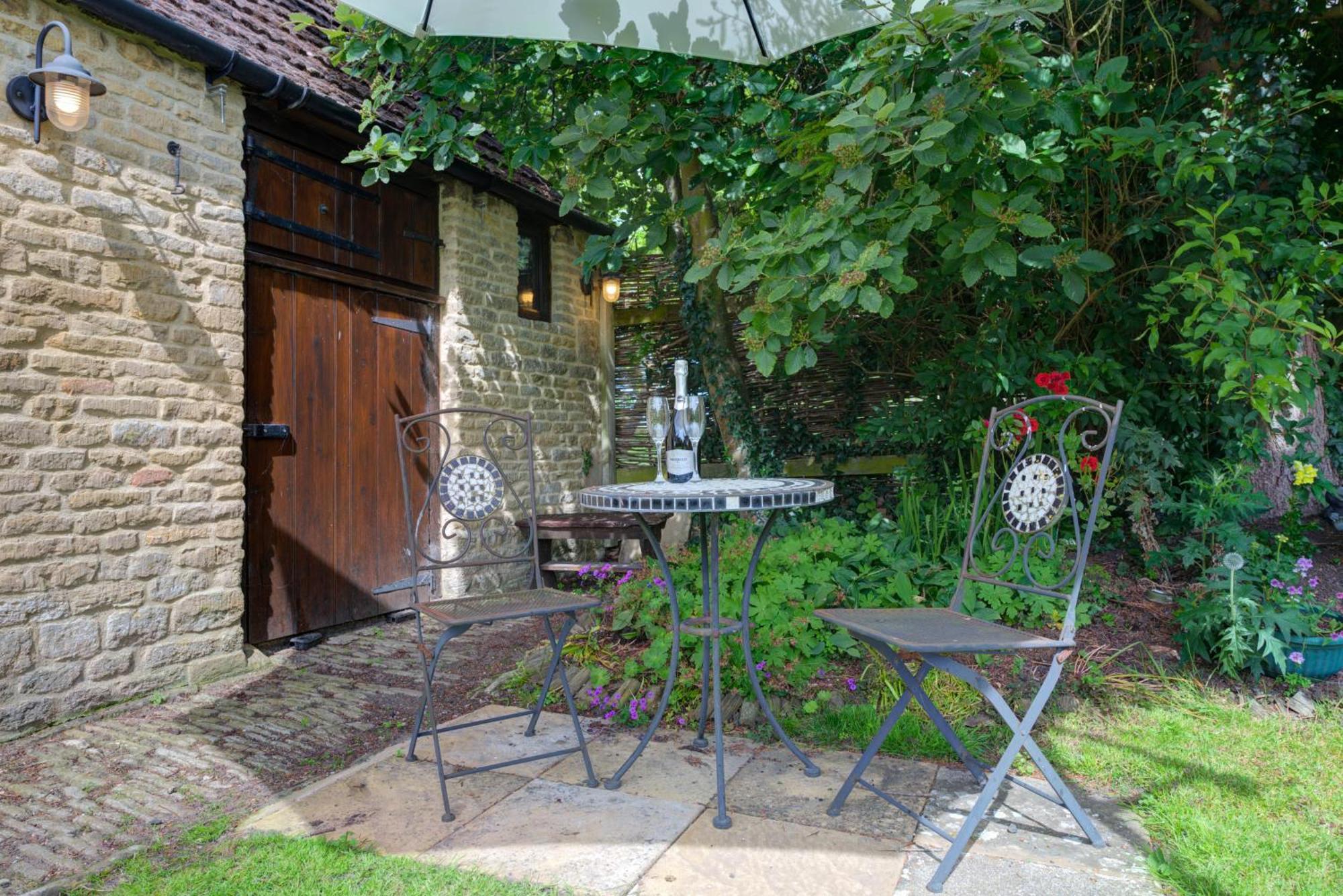 Work & Relax - Free Parking - 5 Mins To Stamford Daire Ufford  Dış mekan fotoğraf